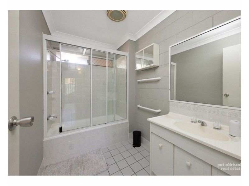 2/2 Walls Street, Norman Gardens QLD 4701