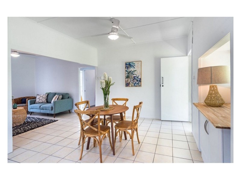 38 Tung Yeen Street, Park Avenue QLD 4701