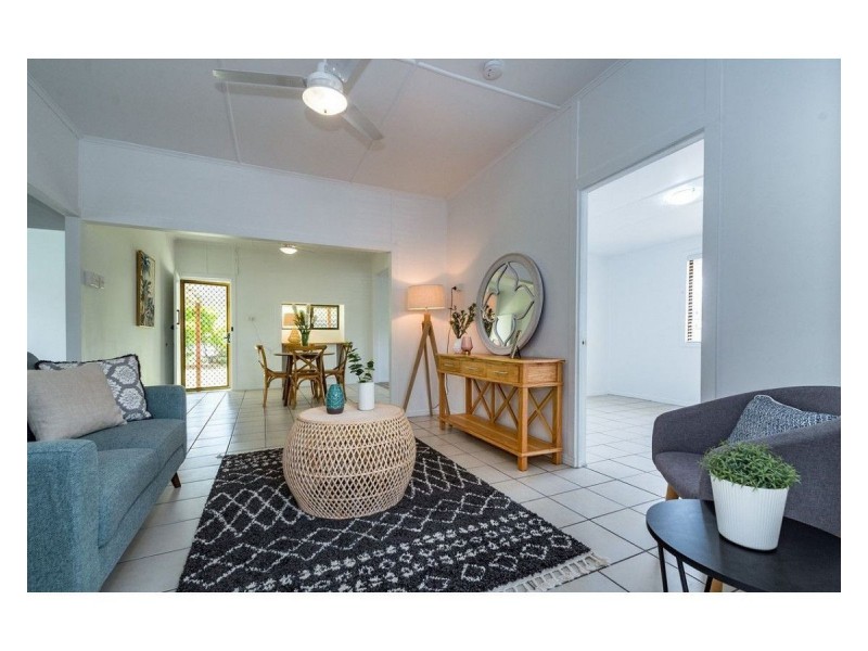 38 Tung Yeen Street, Park Avenue QLD 4701