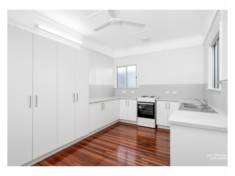 2 Tung Yeen Street, Park Avenue QLD 4701