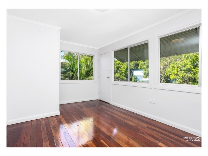 2 Tung Yeen Street, Park Avenue QLD 4701