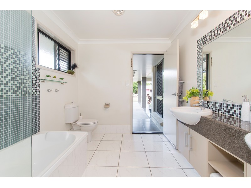 1 Goldfinch Drive, Parkhurst QLD 4702