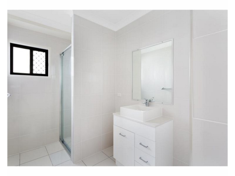 2/87 West Street, Allenstown QLD 4700