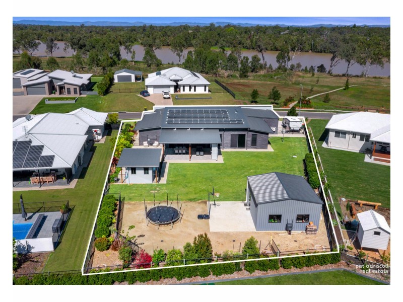 21A Riverside Drive, Parkhurst QLD 4702