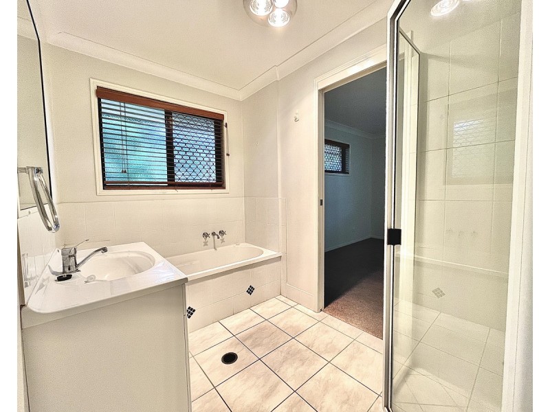 2 Mimosa Court, Gracemere QLD 4702