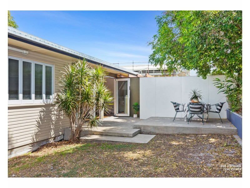 77 Brecknell Street, The Range QLD 4700