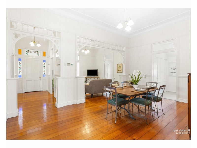 21 Cousins Street, The Range QLD 4700