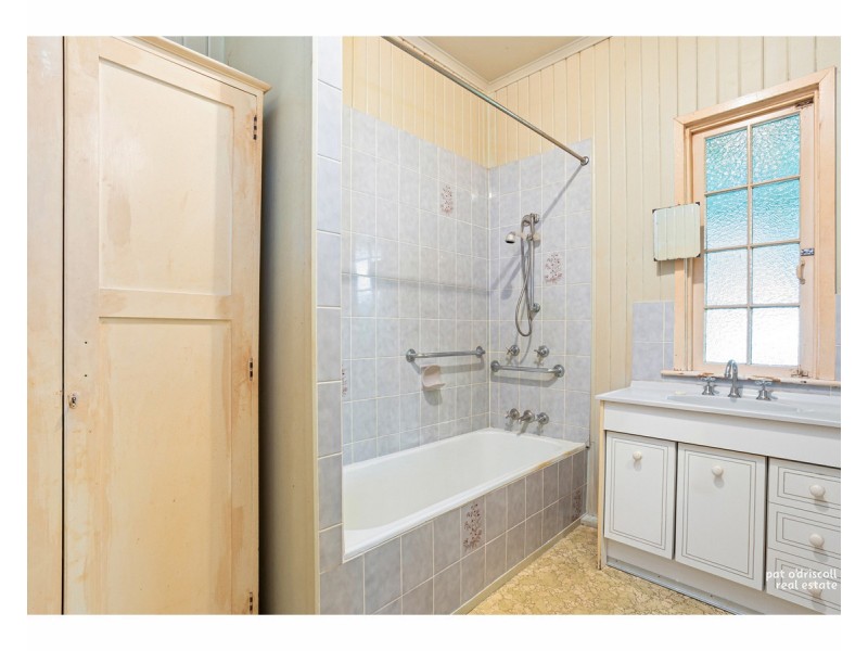 180 Elphinstone Street, Berserker QLD 4701