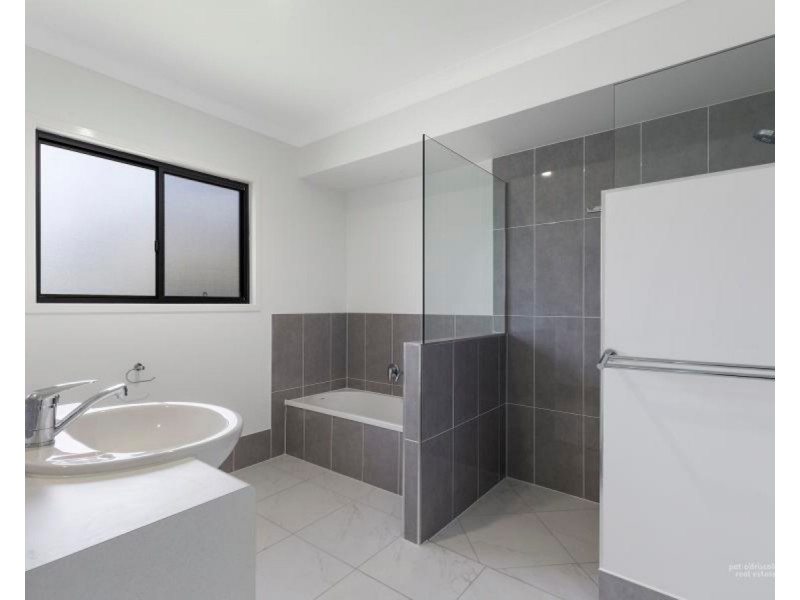 125a Main Street, Park Avenue QLD 4701