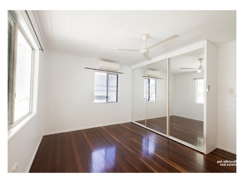 8 Kerr Street, Park Avenue QLD 4701