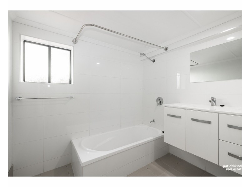 8 Kerr Street, Park Avenue QLD 4701