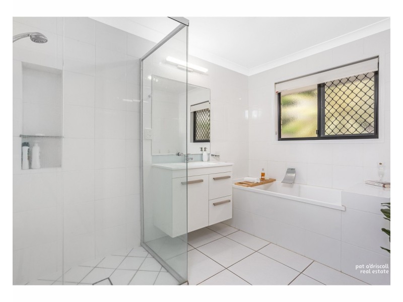 11 Greenwood Close, Frenchville QLD 4701