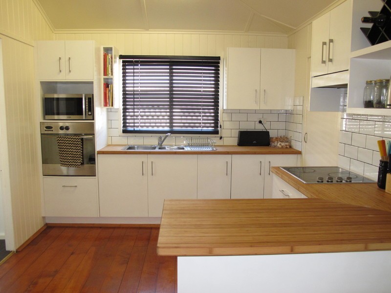 23 Woodville Street, Wandal QLD 4700