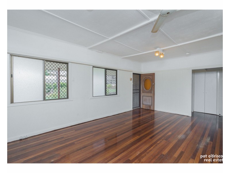 6 Dobbs Street, The Range QLD 4700