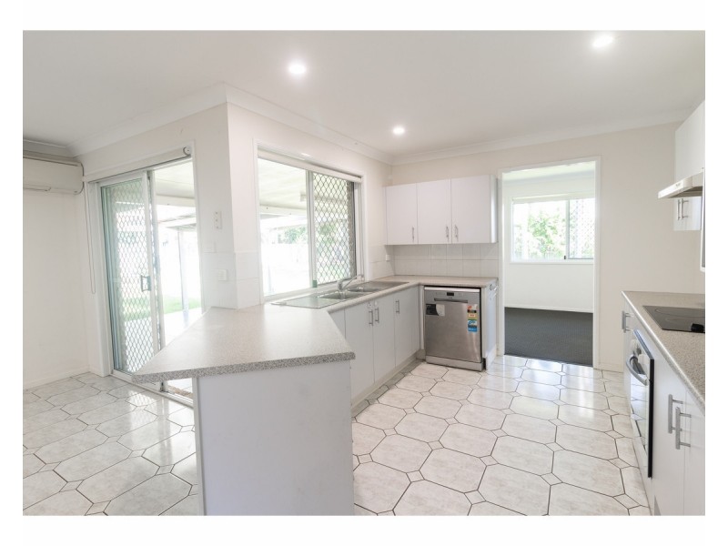 13 Stenlake Avenue, Kawana QLD 4701