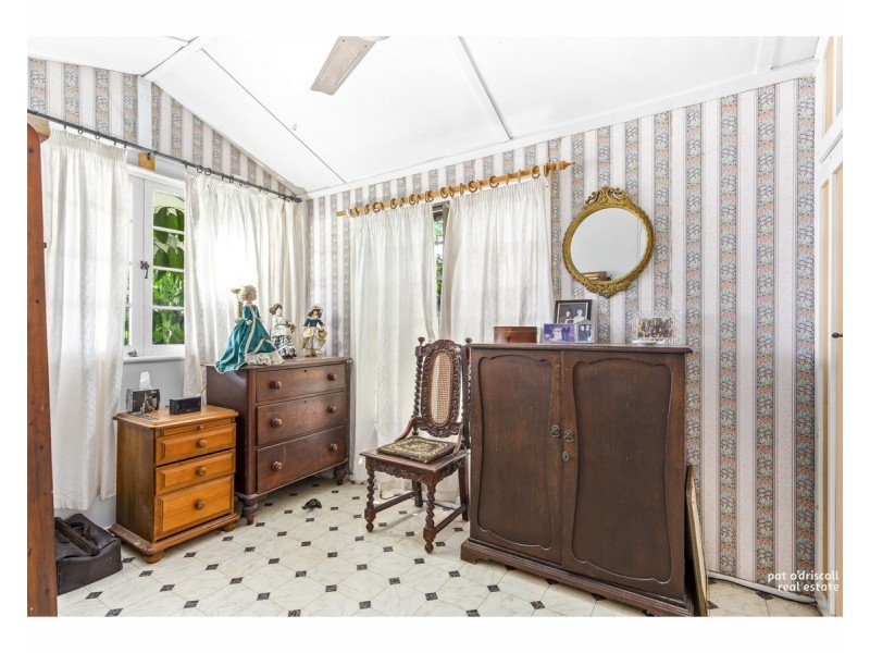 12 Bowen Terrace, The Range QLD 4700