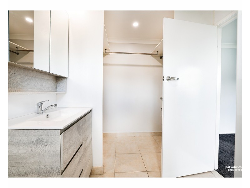 327 Warnock Street, Koongal QLD 4701