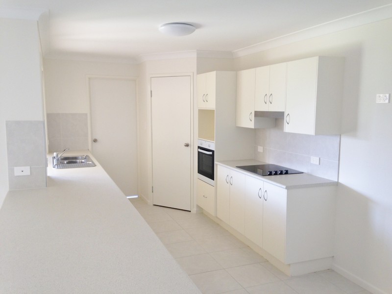 12 Bell Trees Place, Gracemere QLD 4702