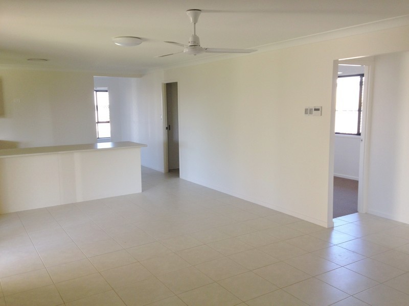 12 Bell Trees Place, Gracemere QLD 4702