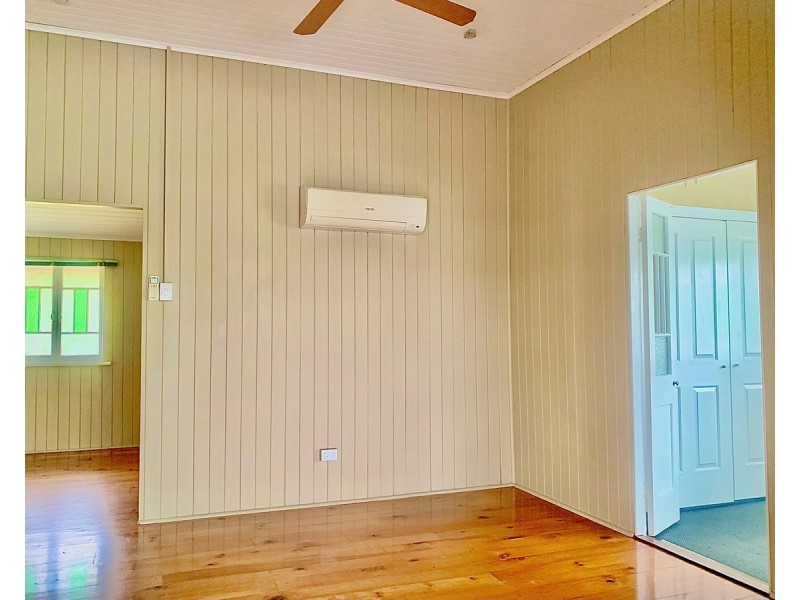 8 Bertram Street, Park Avenue QLD 4701