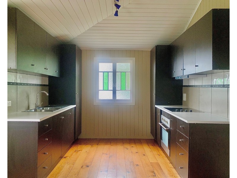 8 Bertram Street, Park Avenue QLD 4701