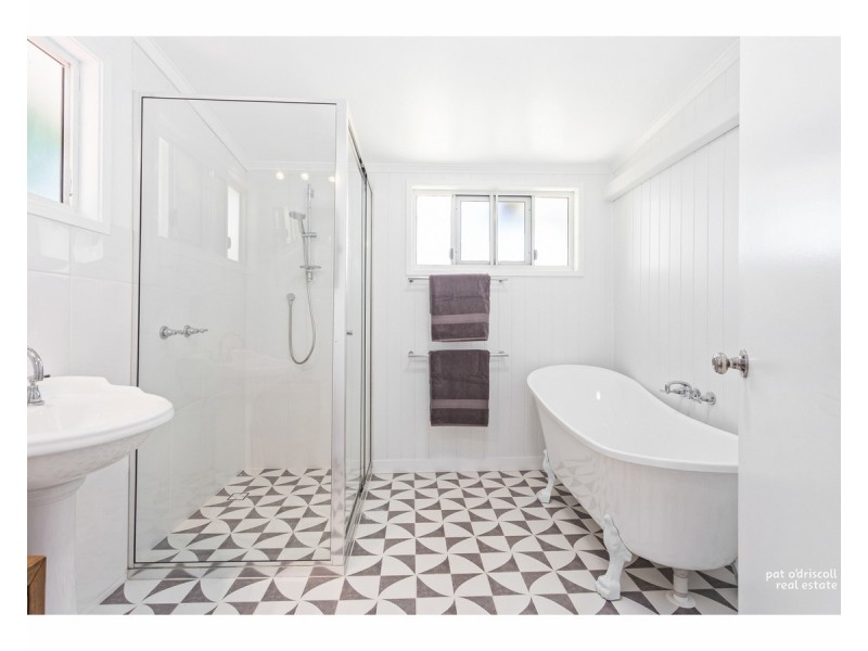 1 Craigilee Street, The Range QLD 4700