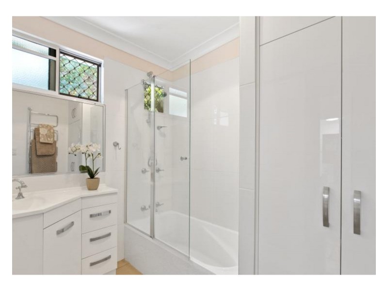 11 Bauhinia Terrace, The Range QLD 4700