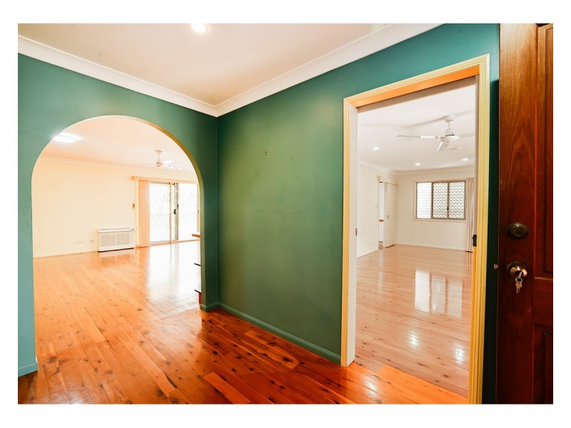9 Treseder Street, The Range QLD 4700