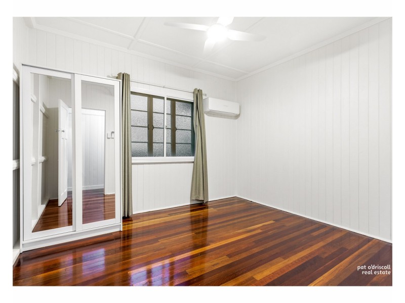 18 Bank Street, Park Avenue QLD 4701