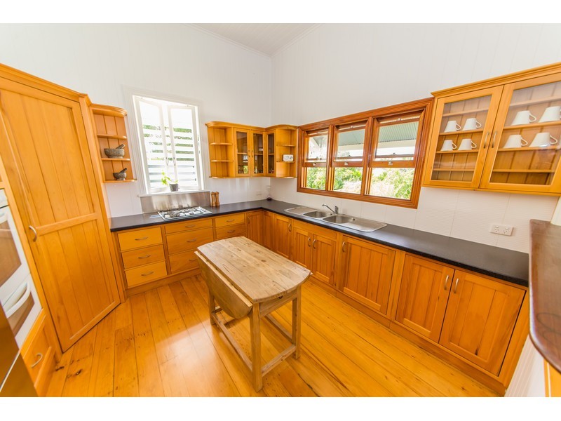 25 Lennox Street, The Range QLD 4700