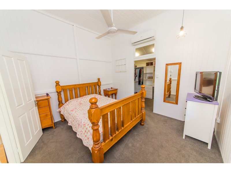 25 Lennox Street, The Range QLD 4700