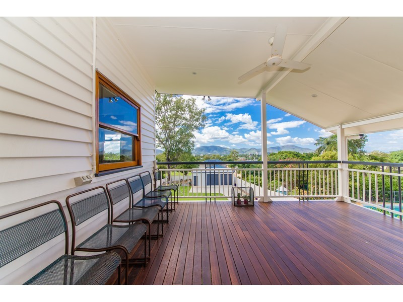25 Lennox Street, The Range QLD 4700
