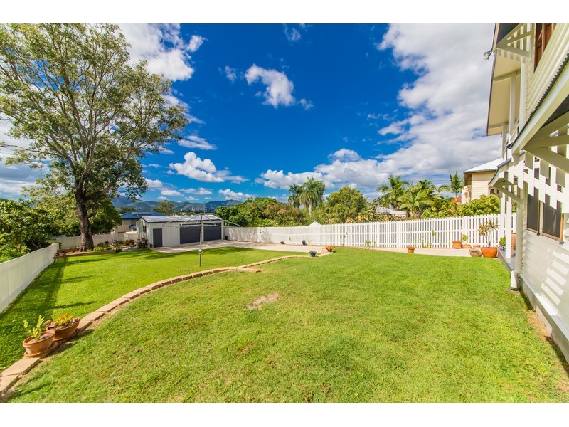 25 Lennox Street, The Range QLD 4700