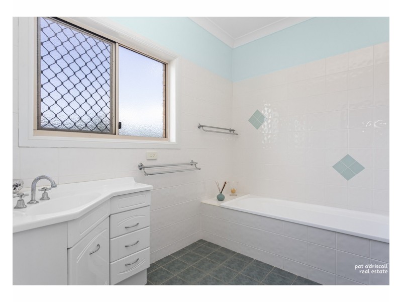 2 Jewell Court, Parkhurst QLD 4702