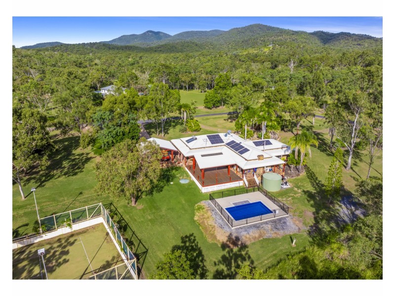 581 Yeppoon Road, Limestone Creek QLD 4701