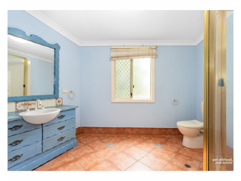 2 Bowen Terrace, The Range QLD 4700