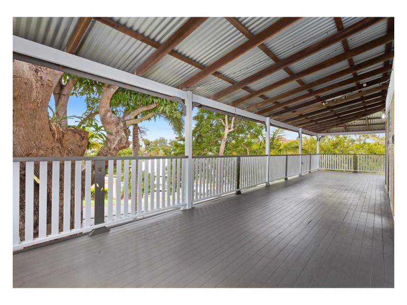 2 Bowen Terrace, The Range QLD 4700