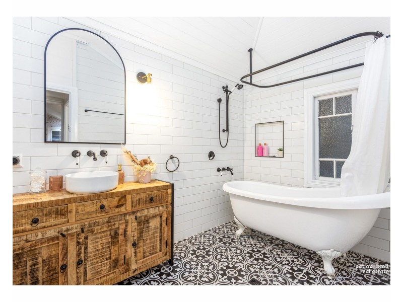 33 Church Street, Allenstown QLD 4700