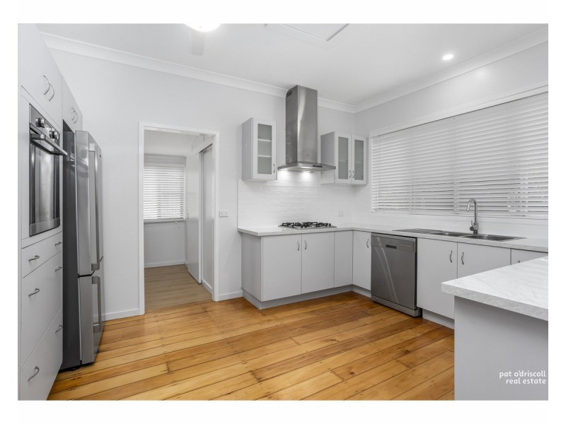 300 Kent Street, Depot Hill QLD 4700