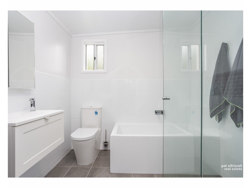 300 Kent Street, Depot Hill QLD 4700
