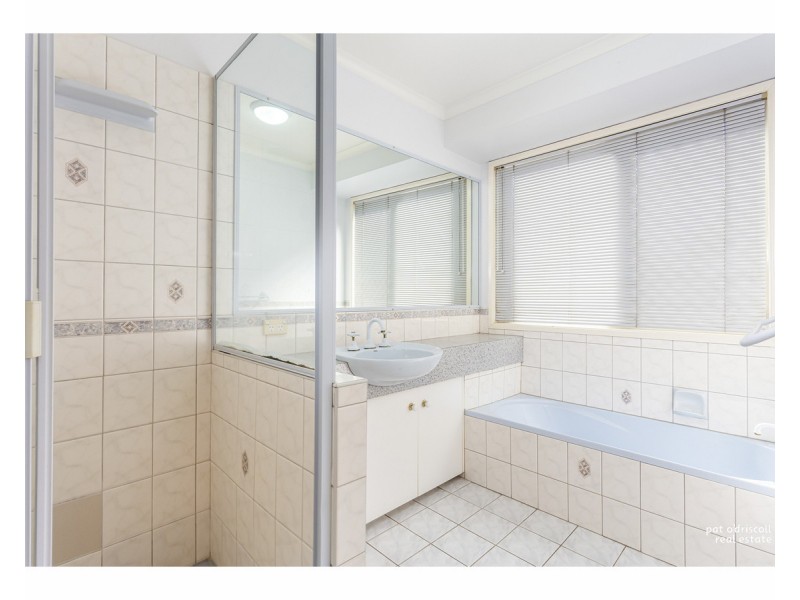 4 Herley Street, The Range QLD 4700