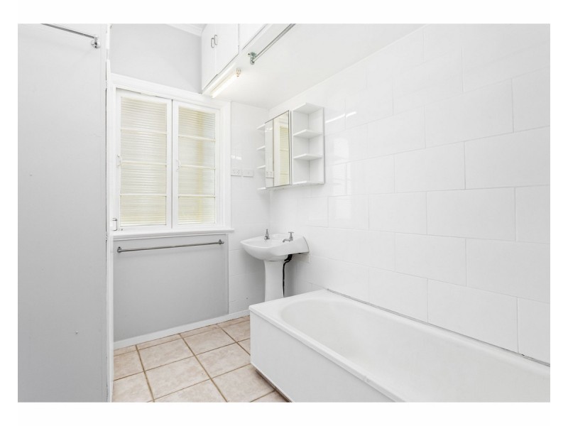 100 Robinson Street, Frenchville QLD 4701