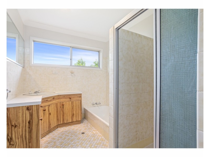 1 Phyllis Street, The Range QLD 4700