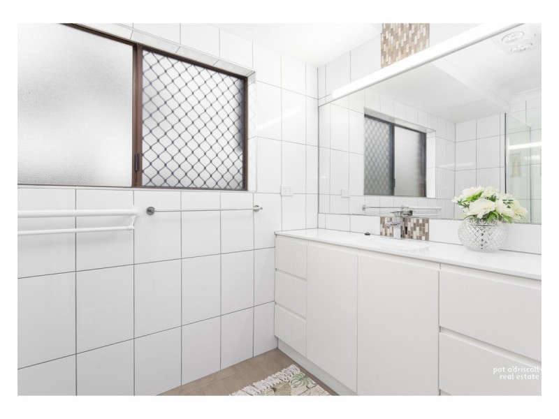 22 Rayner Road, Alton Downs QLD 4702
