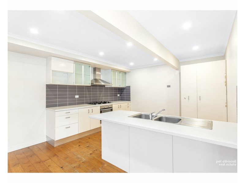 16 Thompson Street, Park Avenue QLD 4701