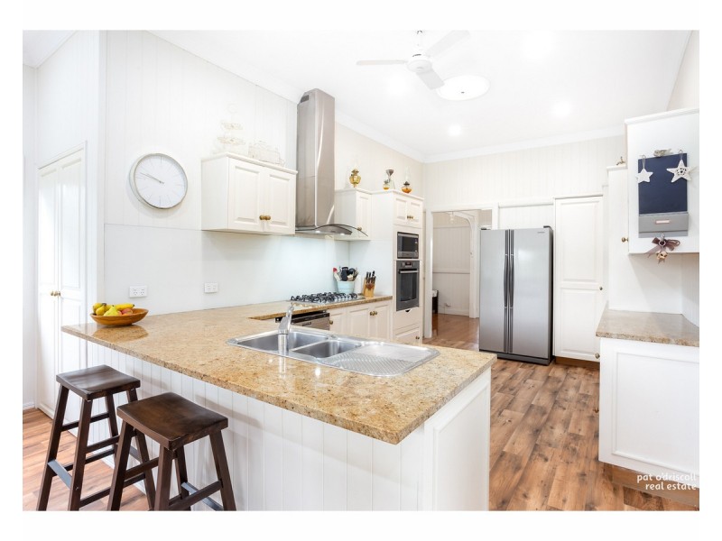 32 Henry Street, The Range QLD 4700