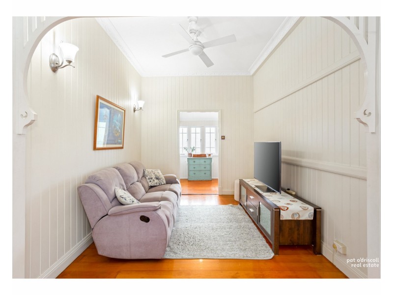 32 Henry Street, The Range QLD 4700