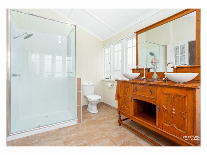 32 Henry Street, The Range QLD 4700