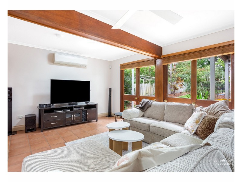 32 Henry Street, The Range QLD 4700