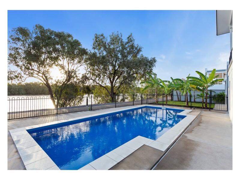 3 Cochrane Place, Kawana QLD 4701